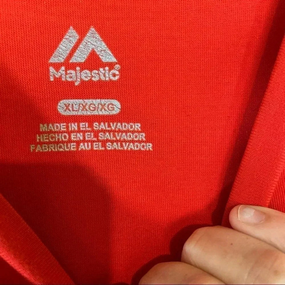 Majestic XL Red dri fit performance top - Picture 3 of 3